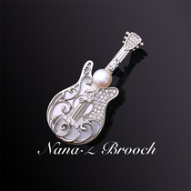 Na Lidado personality creative instrument Guitar Briskly Brooch Brooch Women Upscale 100 Hitch-Chains Romantic Gift