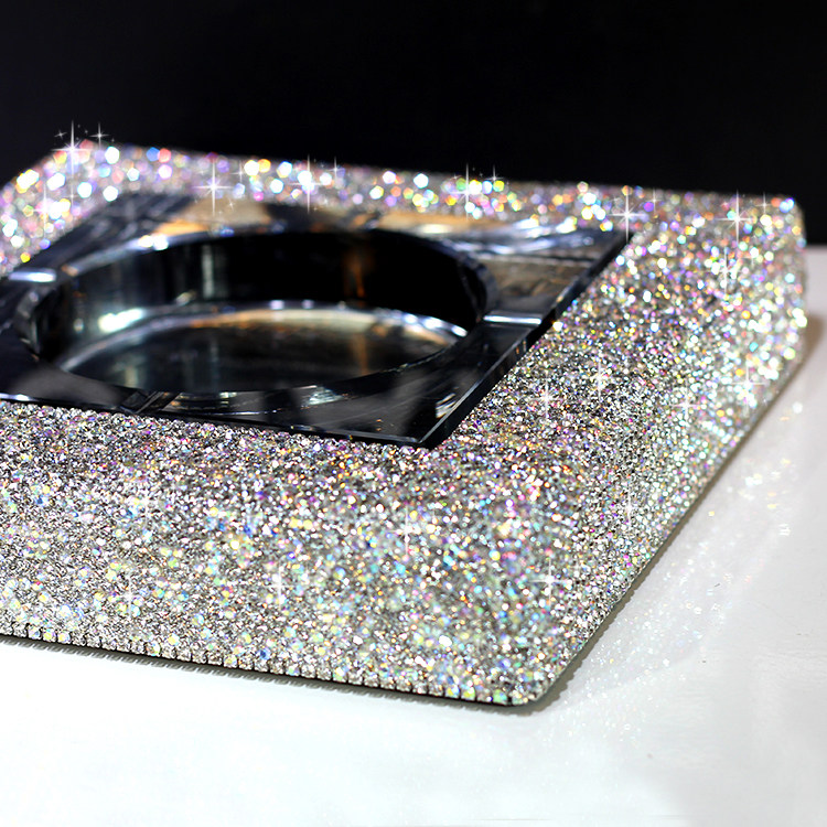 Luxury diamond-encrusted crystal glass ashtray High-end full-diamond living room coffee table ashtray Office hotel European-style
