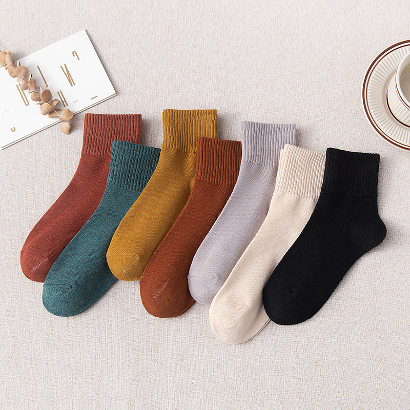 Autumn and winter socks women's pure cotton mid-tube socks Japanese retro style winter warm solid color cotton socks comfortable loose mouth net red tide