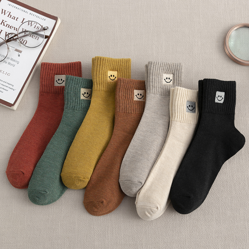 5 pairs of autumn and winter socks women's pure cotton mid-tube socks Japanese winter embroidered cotton socks ins tide with small leather shoes look good