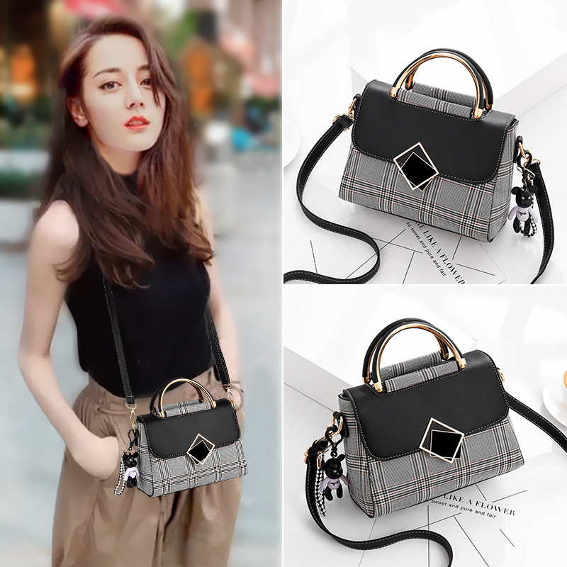 Hong Kong 2022 small packs of women's new fashion grid Red Slanted Satchel Students Brief single shoulder Handheld Pet Bag