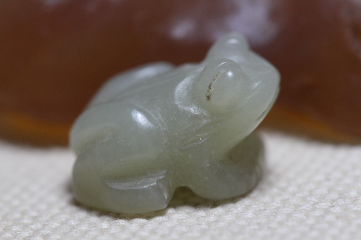 The small pendant of the Qing Dynasty and the Tian jade Frog