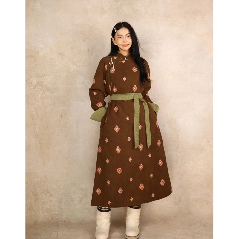 Quilted Mongolian Robe Embroidered Cotton Jacket Coat New Chinese Style Warm Ethnic Style Winter Mongolian Style Cotton Clothing Quilted Mongolian Robe Embroidered Cotton Jacket Coat New Chinese Style Warm Ethnic Style Winter Mongolian Style Cotton Clothing