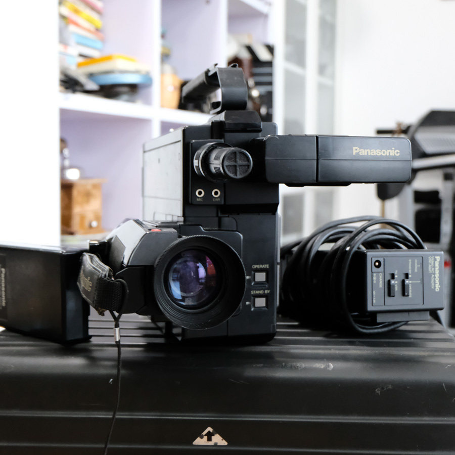 📸复古的魅力!Panasonic M1 VHS 电视摄像机全套,带你回到胶片时代!🎬-收藏相机-淘宝好物网