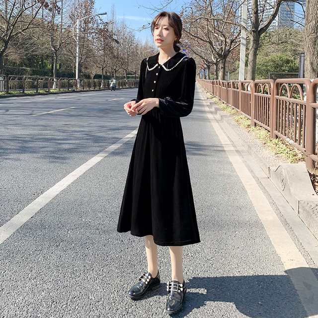 French Hepburn style black dress for women 2024 new autumn doll collar temperament long-sleeved gold velvet A-line skirt