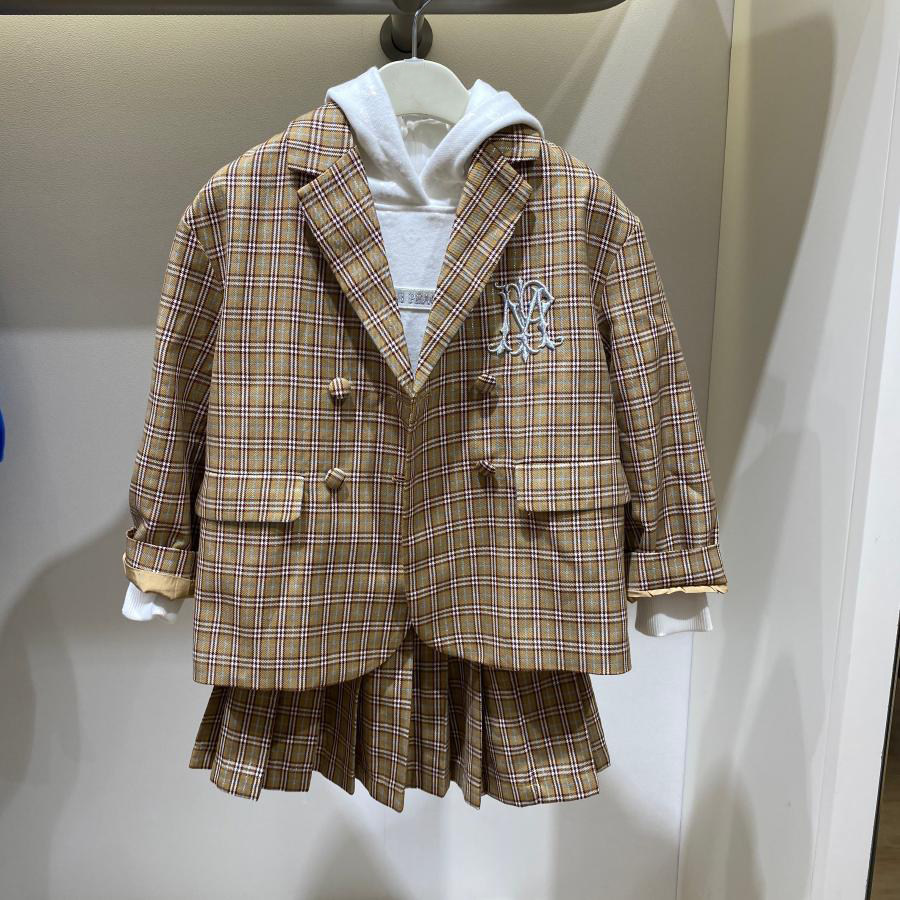 High-end customized children's clothing 2021 autumn and winter girls' college style suit small suit retro plaid western style suit jacket