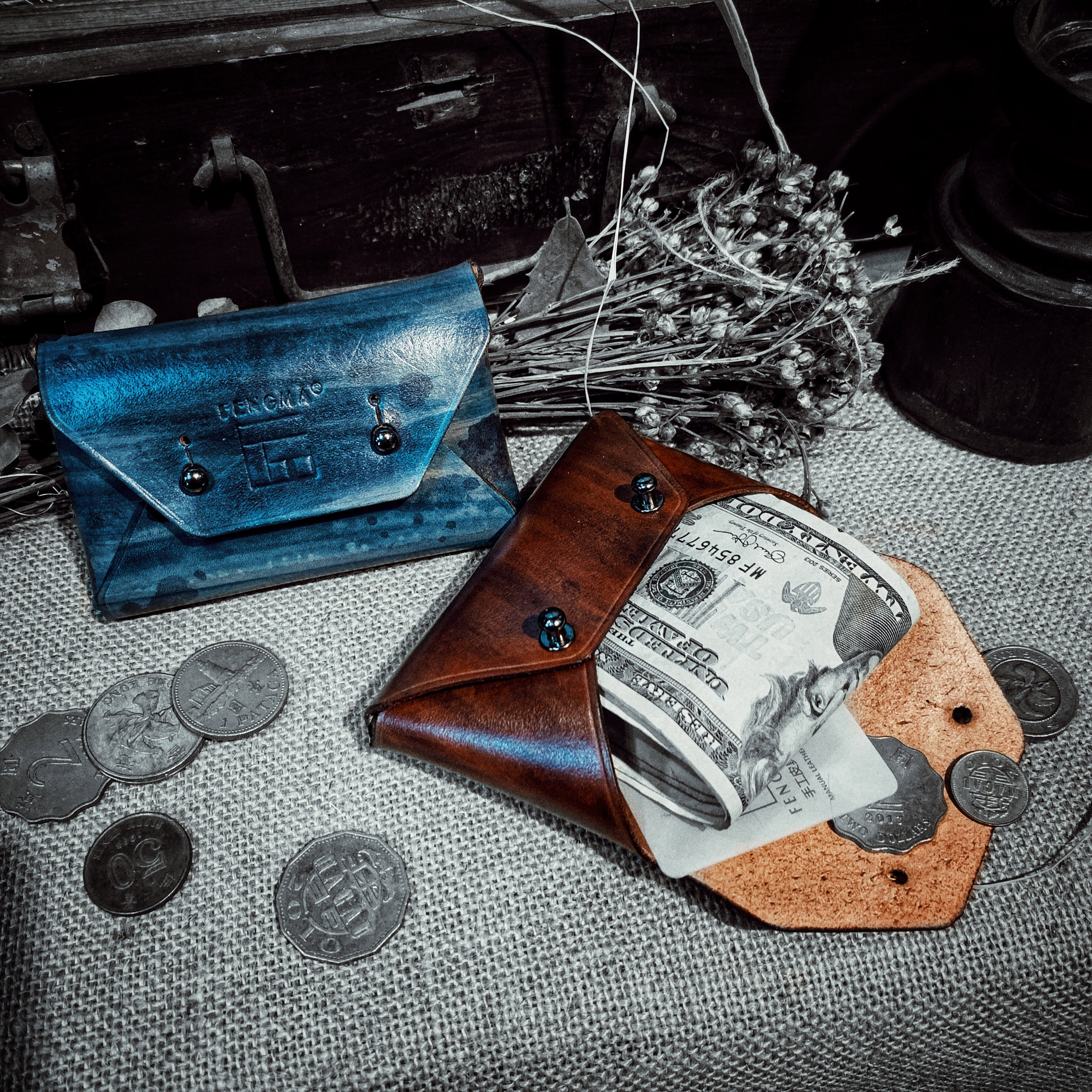 Amei Kazi American retro handmade cowhide card bag creative couple coin wallet personalized gift custom lettering