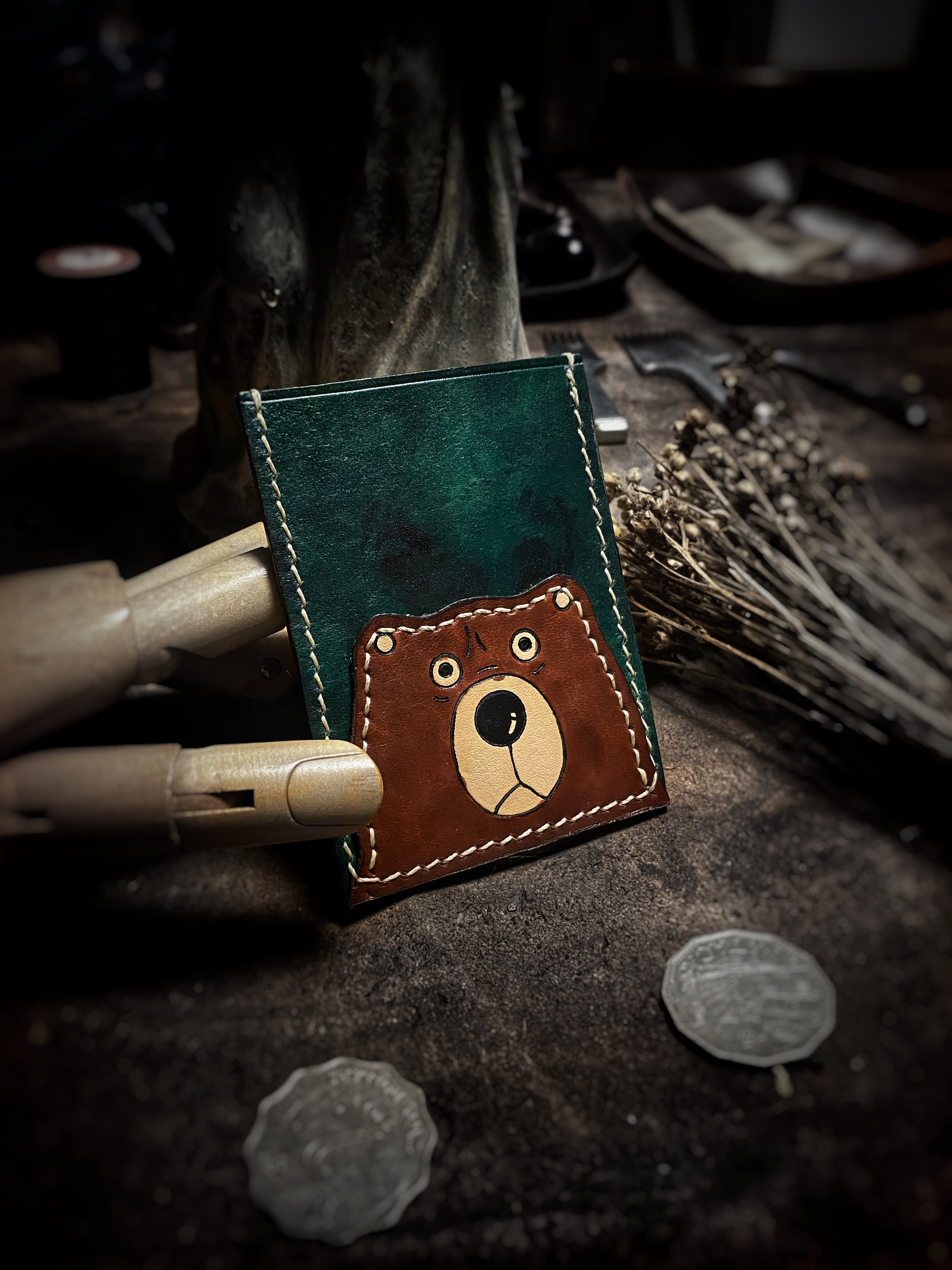 FENGMA Stitches Horses Italian Tannic Leather American Retro Little Bear Carpack Tesla Car Keys Bag Gift Lettering