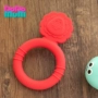 Canada MARCUS & MARCUS bé teether silicone Trẻ đào tạo răng hàm mol cắn đồ chơi cao su - Gutta-percha / Toothbrsuh / Kem đánh răng gặm nướu hươu