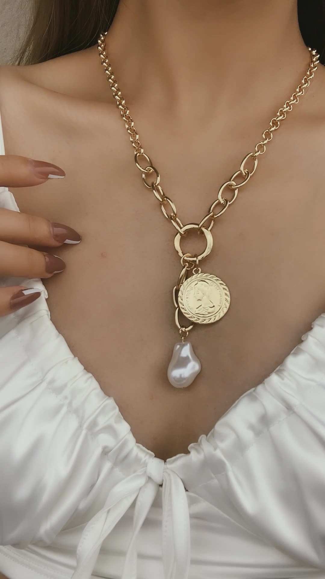 Flashbuy Punk Chunky Pearl Portrait Coin Pendant Necklaces