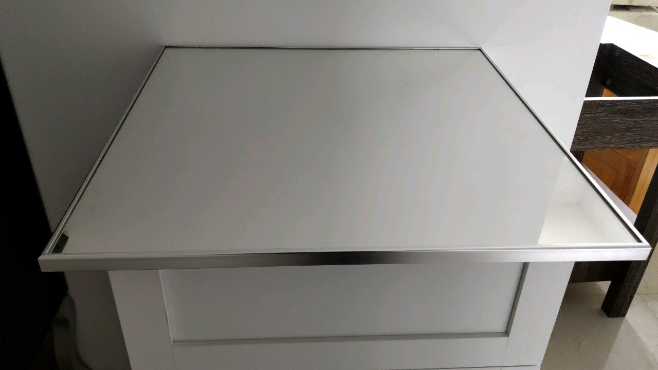 High Quality Intricate Design Elegant Double Beveled Frameless Diamond