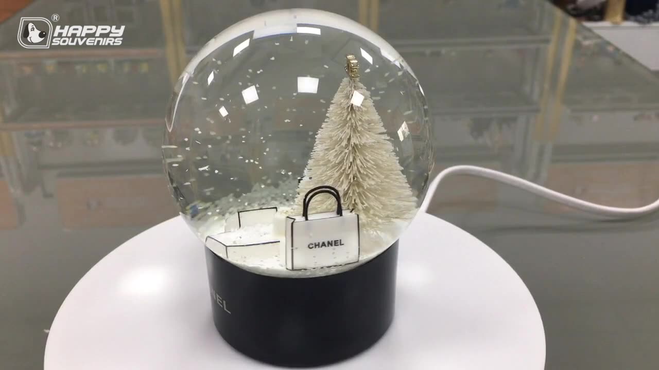 Custom christmas gifts plastic base snow globe Custom Christmas Gifts Plastic Base Snow Globe - Buy Christmas Snow