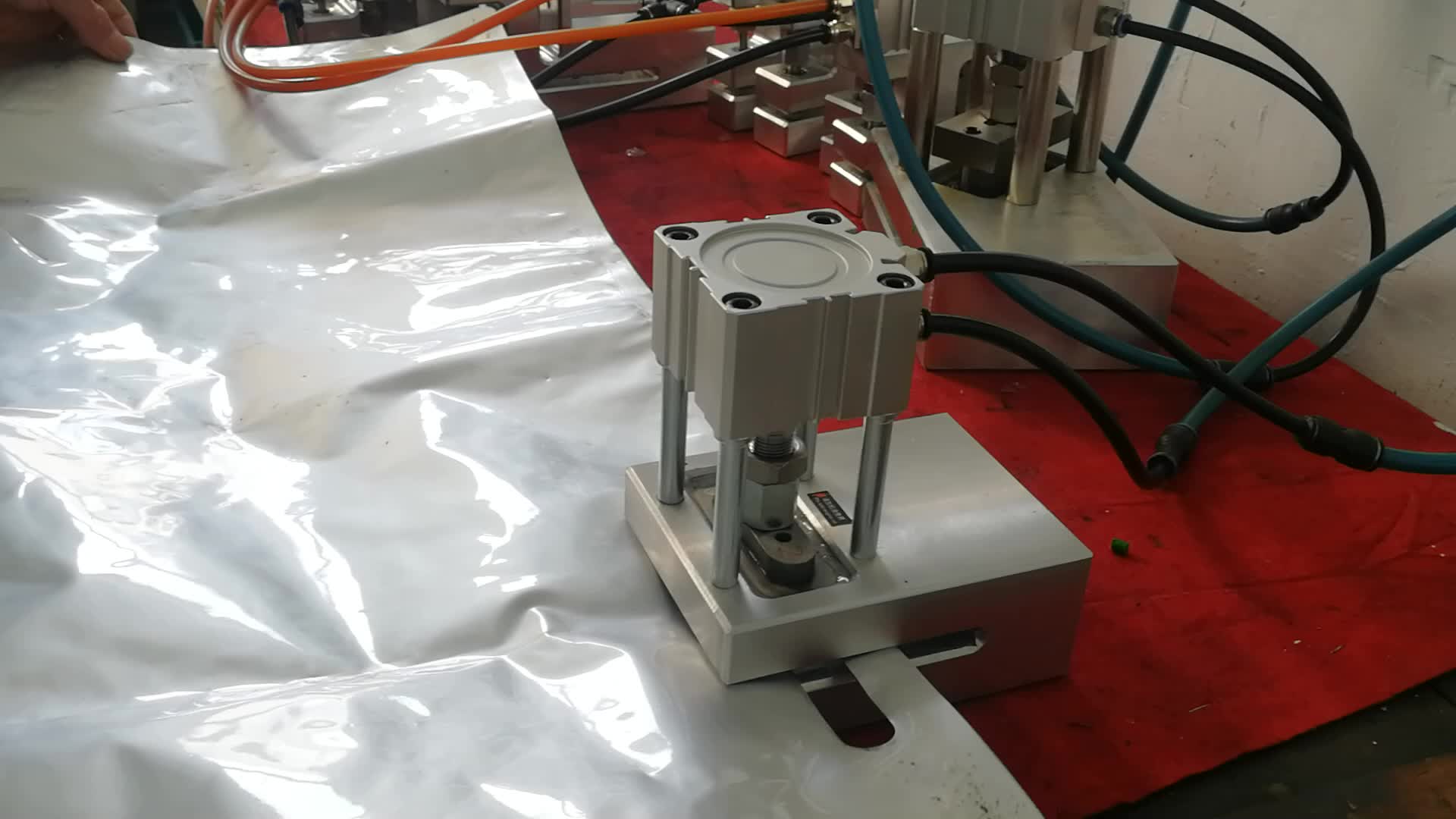 70*20mm Handle Hole Pneumatic Punching Device For Plastic Bags Buy