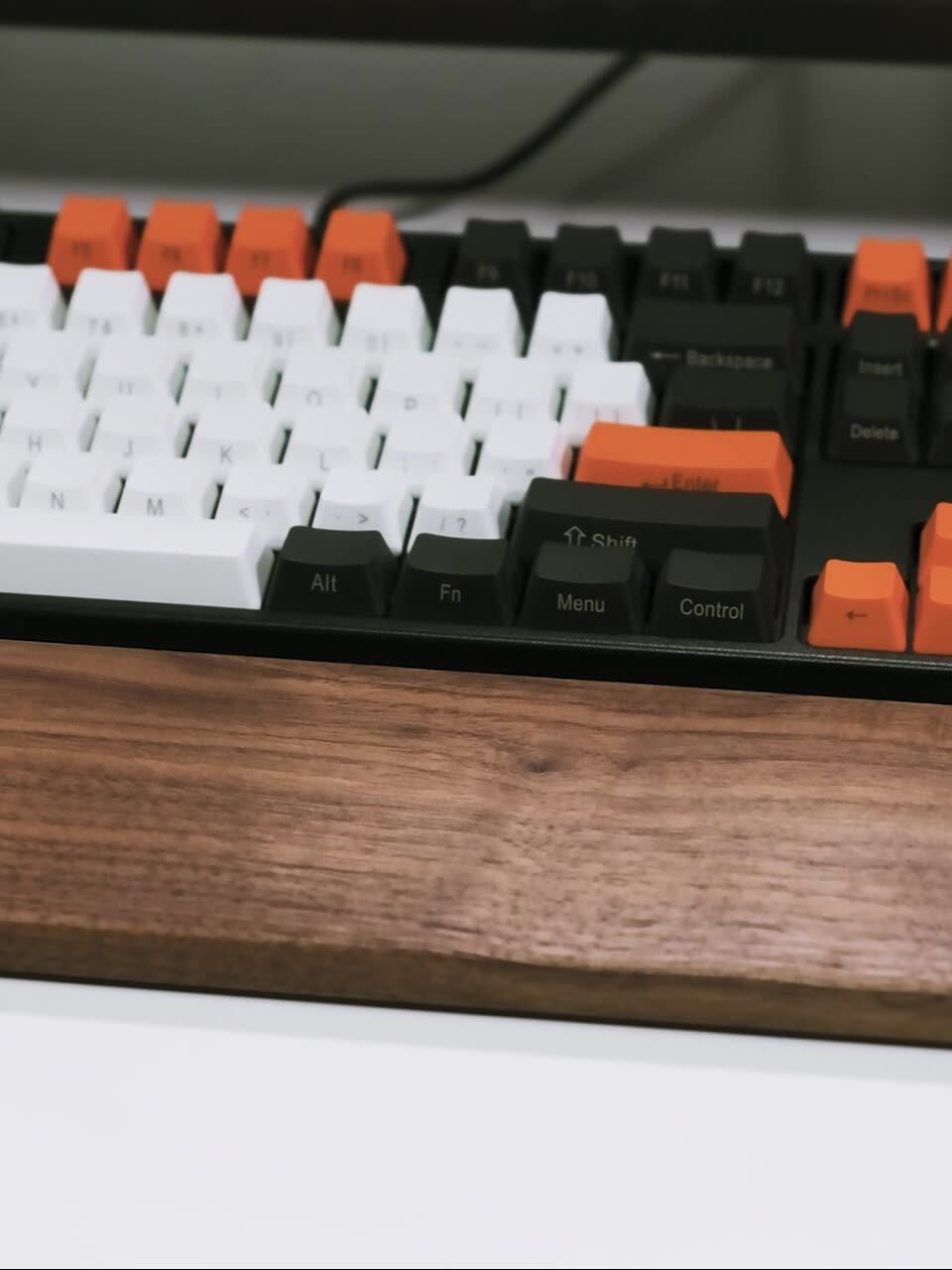Dpofirs Walnoothouten Toetsenbord Polssteun Ergonomische Palm Antislip Comfortabel Typen Gaming voor Toetsenborden met 104 Toetsen 17,32 Cm voor Gamers, Programmeurs
