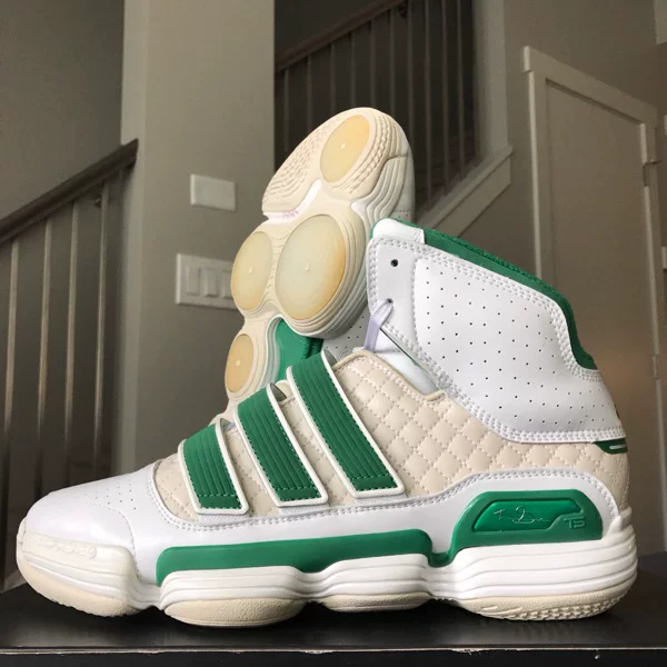 [ADIDAS TS Супернатурал Командер Sample]