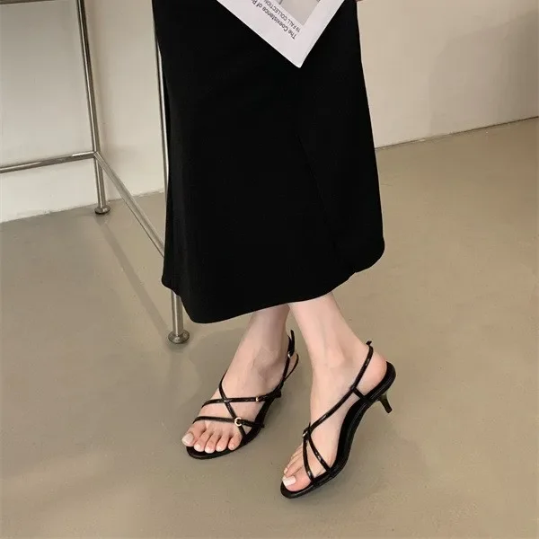 Summer belt, sandals with a strap, 2025 years, simple and elegant design, thin strap