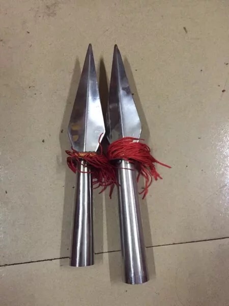 Flag head Foshan wake lion head row supplies south lion north lion brand head hit dragon dance lion wake lion props wake lion flag stand