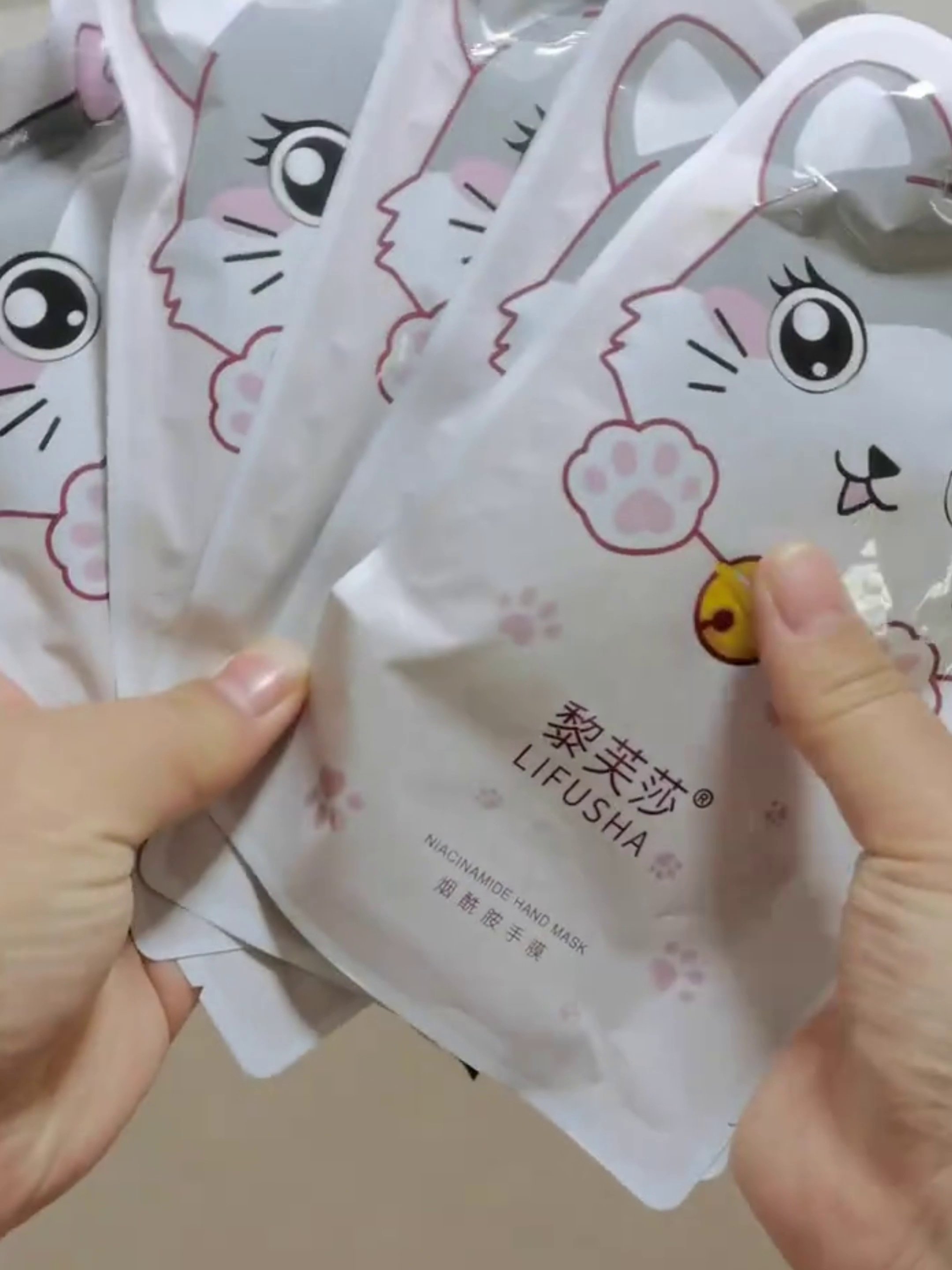 黄皮手膜天花板！这罐黎芙莎烟酰胺猫爪手膜让我每天的手都嫩到发光✨_手膜_淘宝美妆网