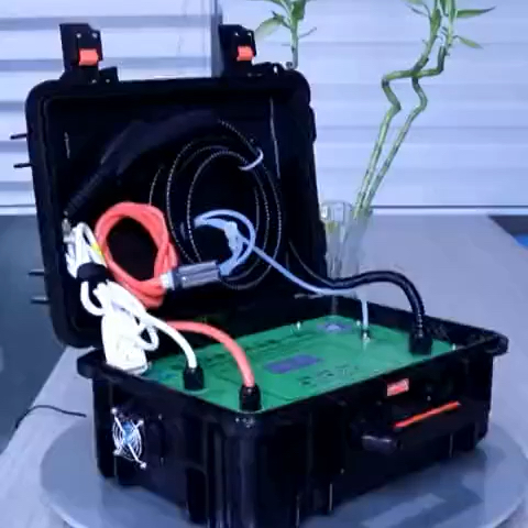 家电清洁神器被我发觉了！一台实现油烟机+空调+热水器、懒人必入