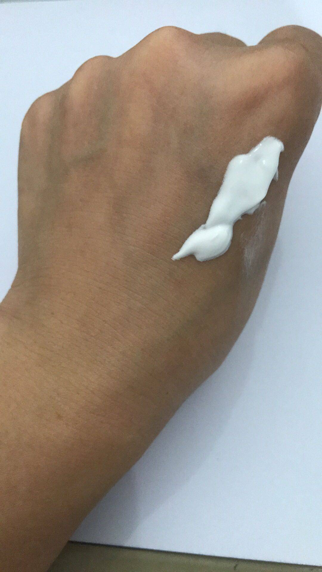 自然堂亮透水光素颜霜