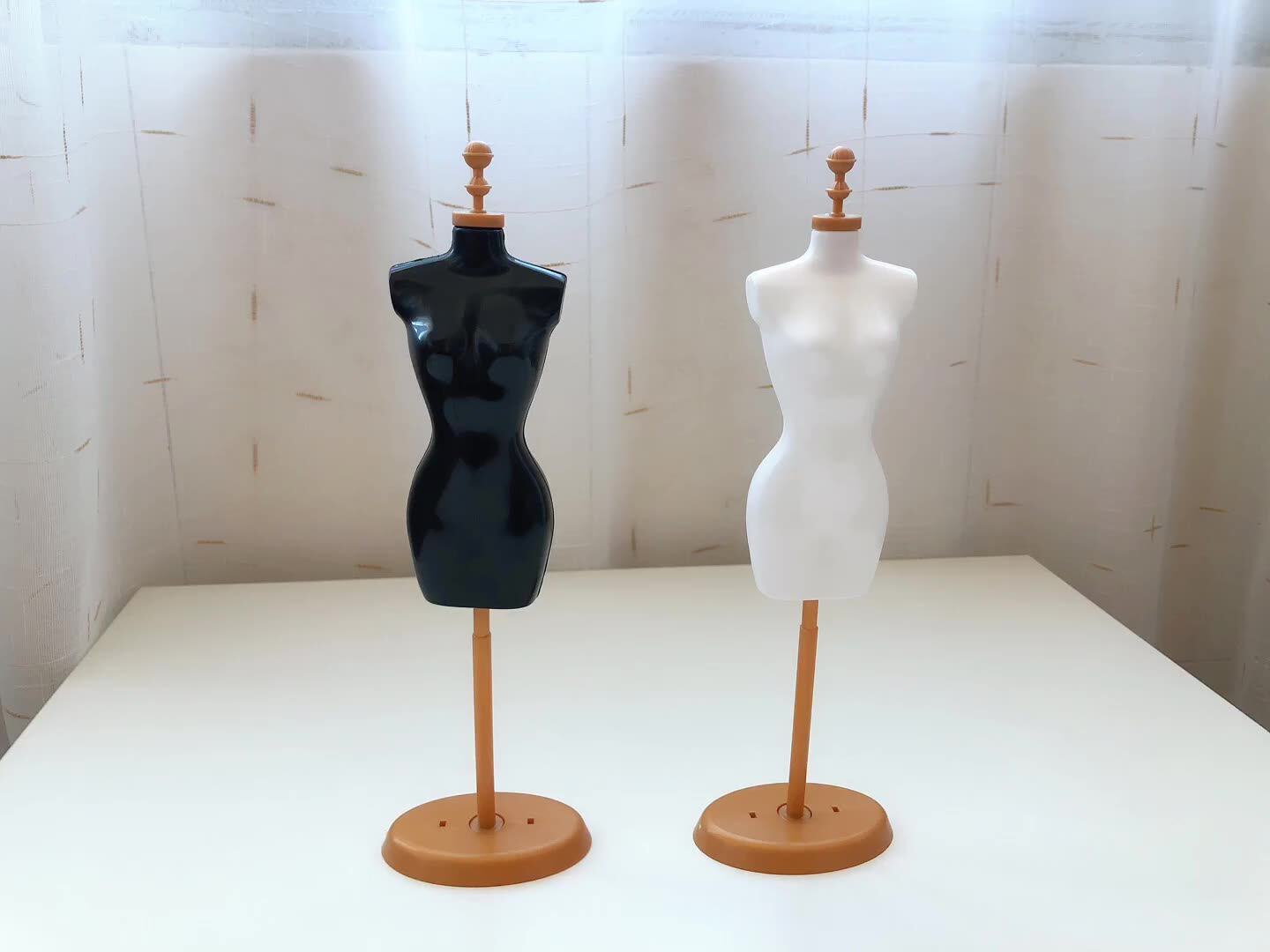 Lot De 4 Mini Mannequins De Couture Pour Poupées - Support Robe Idéal Pour Créativité Enfant