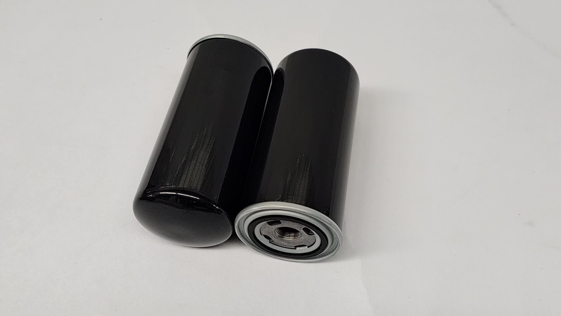 Source Air compressor oil filter element SH8720 W962/52 SH62420 on 