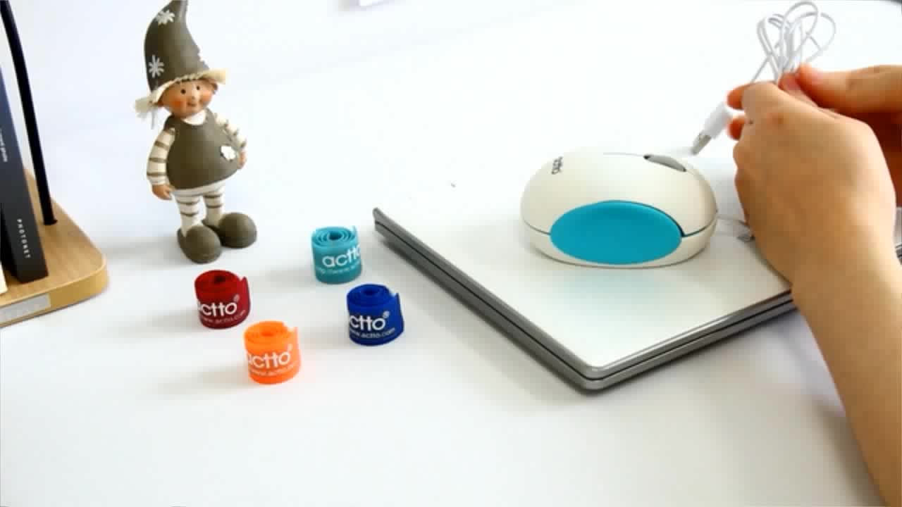 3块钱的韩国Actto绑线带，居然让我家电脑桌“焕然一新”。