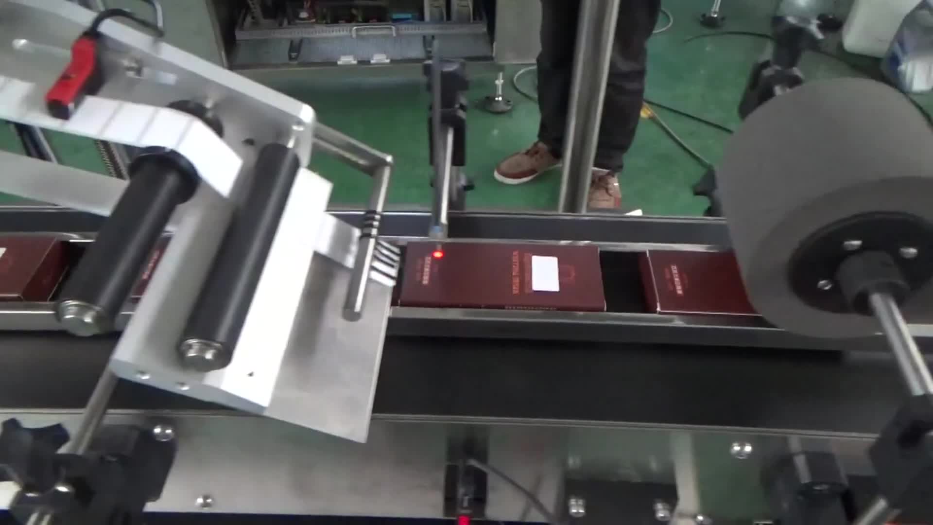 2024 Xiao Teng Fruit Box Labeling Machines Food Top Plane Machine Flat