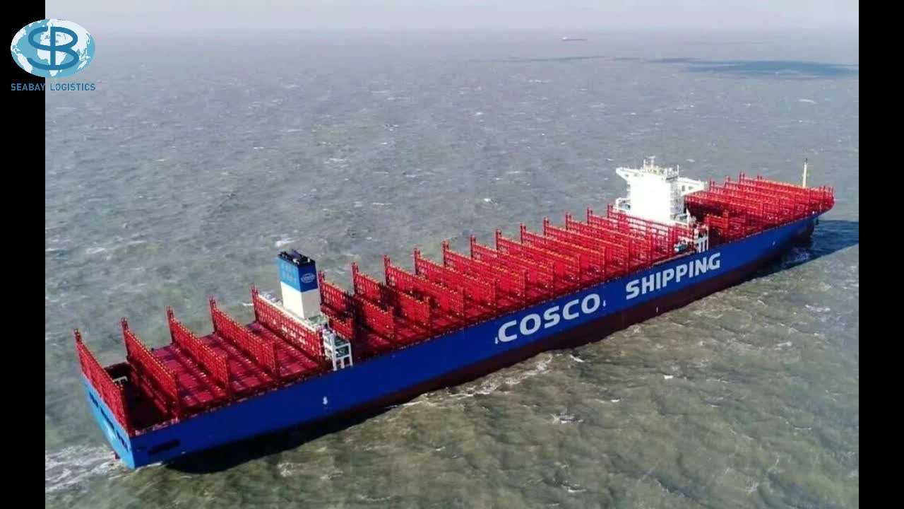 Сколько контейнеров помещается на океанское судно. Грузовой корабль контейнеровоз. Танкер 150000 dwt. Грузовой корабль сбоку. Грузовой корабль.