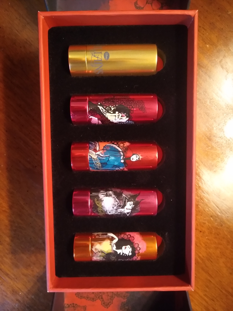 用过阿芙品牌暗黑风口红套装,感觉颜色欠好看_in榜 用过阿芙品牌暗黑风口红套装,感觉颜色欠好看