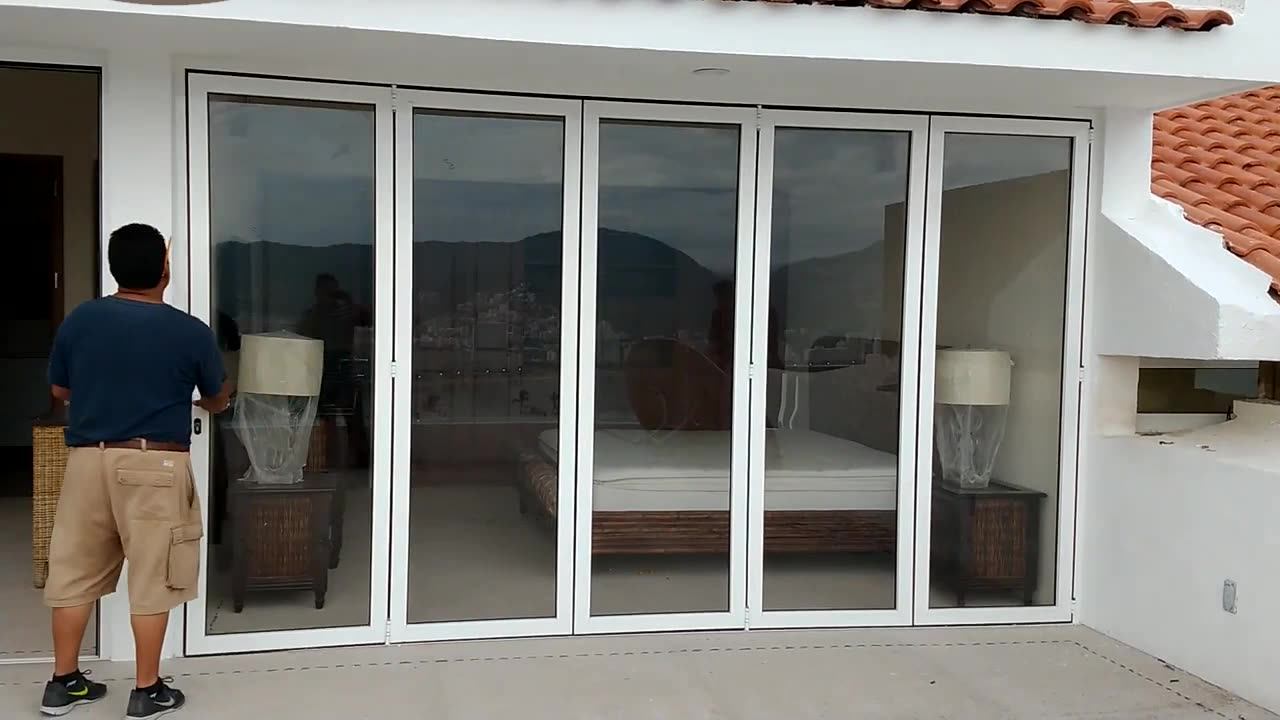 High Quality Folding Door Exterior Portable Soundproof Balcony Glass