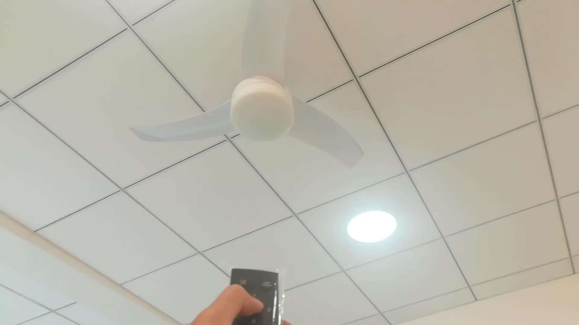 Ceiling Cooling Fan Including 9.6ah Solar Battery System 42 Inch Solar