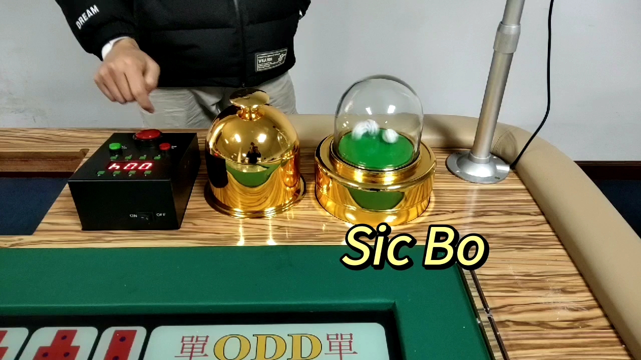Automatic Shaking Sic Bo Dice Machine Golden Electronic Casino Dice