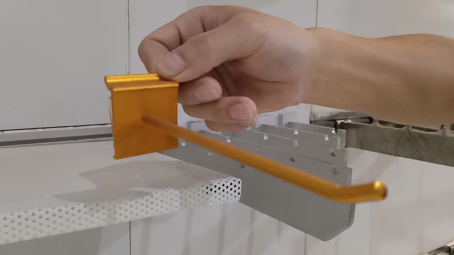 Retail Metal Slatwall Gridwall Pegboard Hanger Display Hanging Hook For