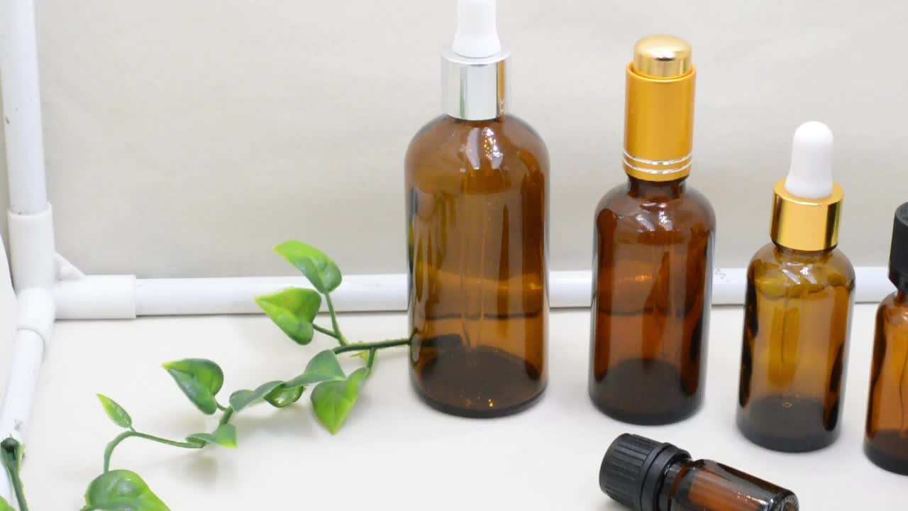 Масло эфирное русская банька 15мл. Родники сибири масло чайного дерева, 15 мл. Флакон для масла 30 мл. Эфирное масло можжевельник банные штучки 15мл. Oniq / масло для кутикулы с ароматом кокоса 15 мл.