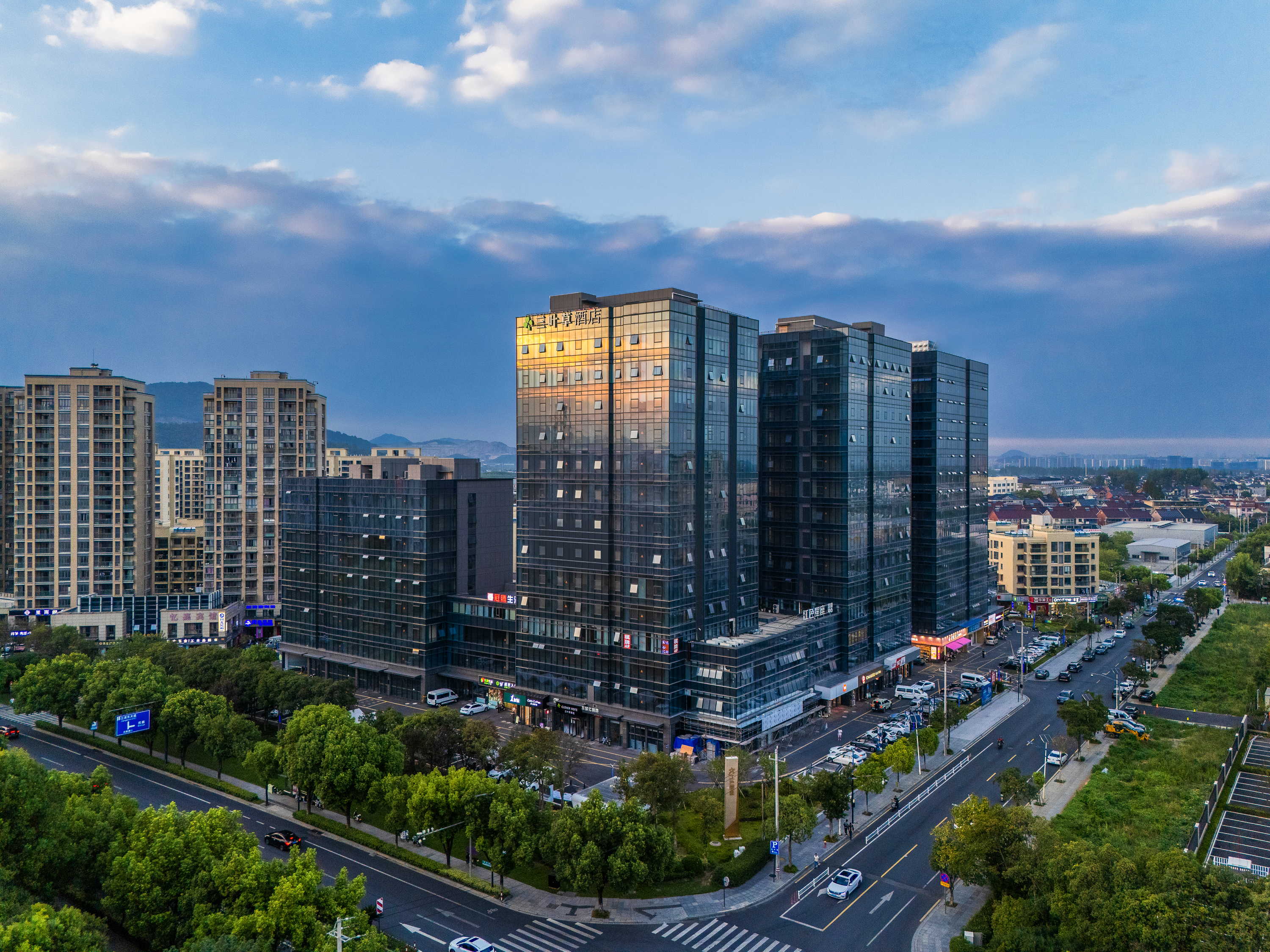 三叶草连锁酒店（杭州富阳东洲岛店）