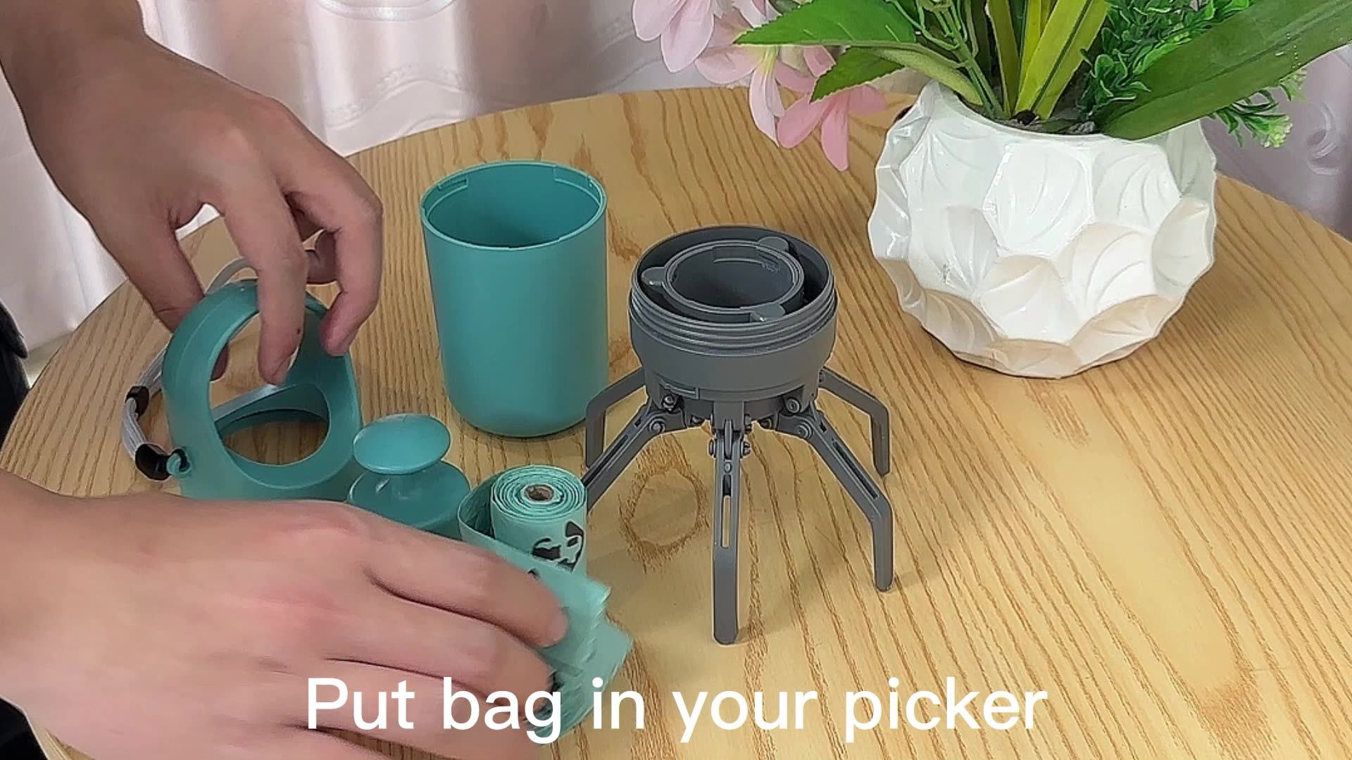 Hot Sale Portable Pet Poop Scooper For Dog With 1 Roll Poop Bag Light