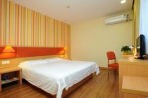 Home Like Home-Shanghai Bund Waibaidu Bridge Sichuan North Road Store Standard Twin Room