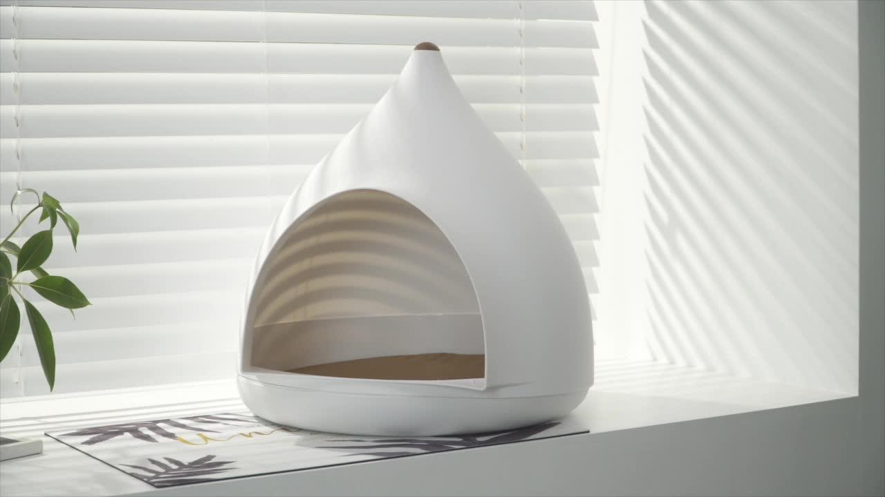 Premium Plastic Pet Igloo Cave Bed House For Cats With Sleeping Mat