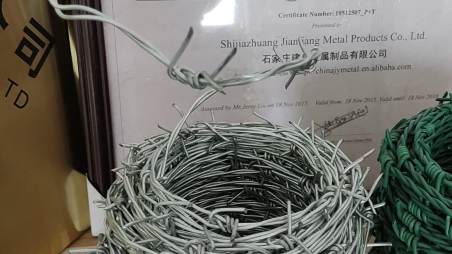 25kg Per Roll Barbed Iron Wire Mesh Galvanized Barbed Wire 14 Gauge