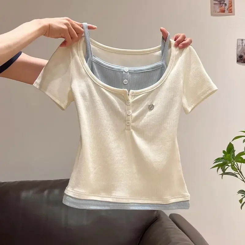 Summer Chic and Beautiful Pure Desire Korean Style Contrasting Fake Two-Piece Splicing Half-Open Collar Short-Sleeved T-Shirt for Women, Beautiful Top