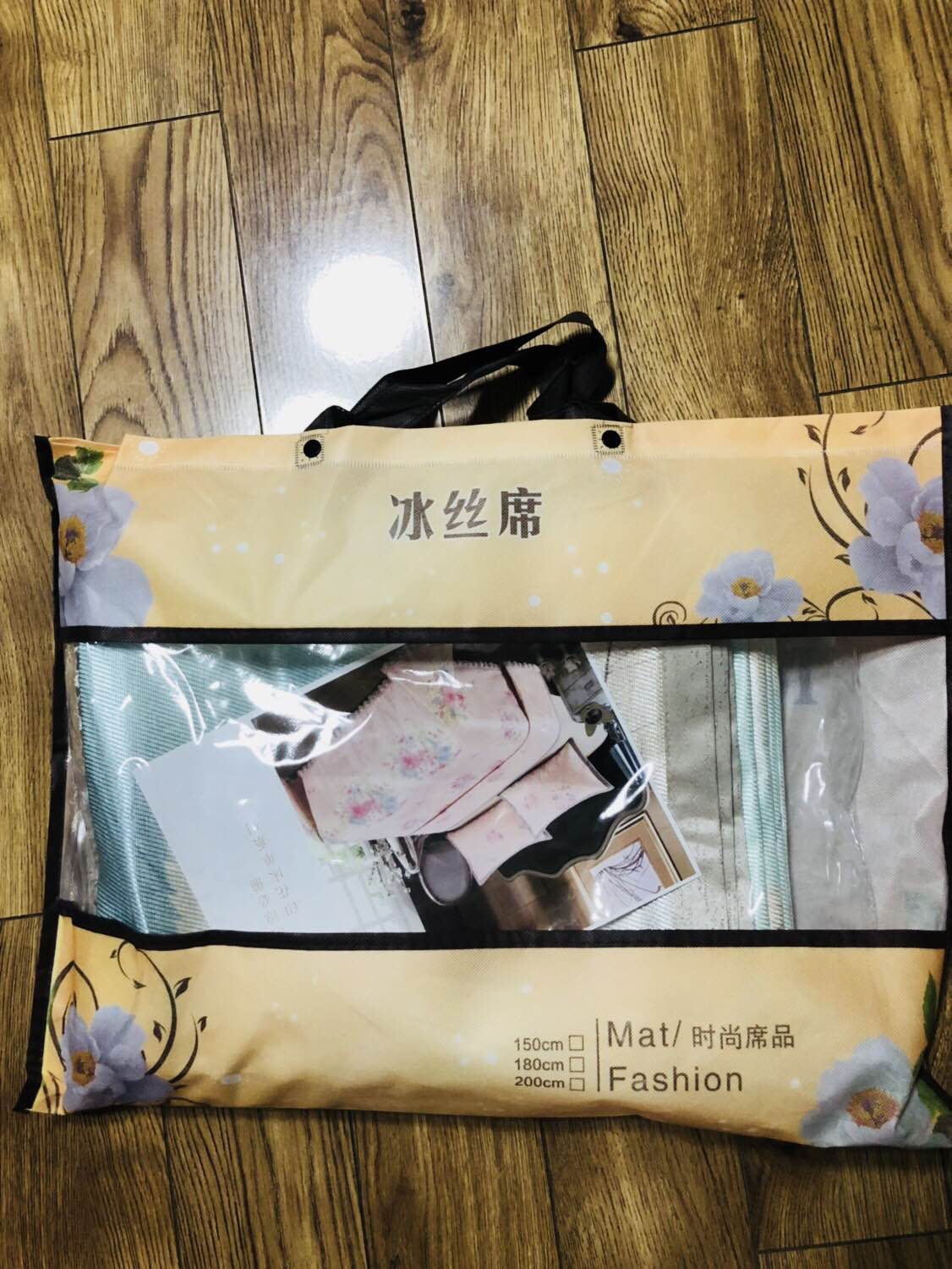 床裙式冰丝凉席用了挺久了，它的价格贵不贵