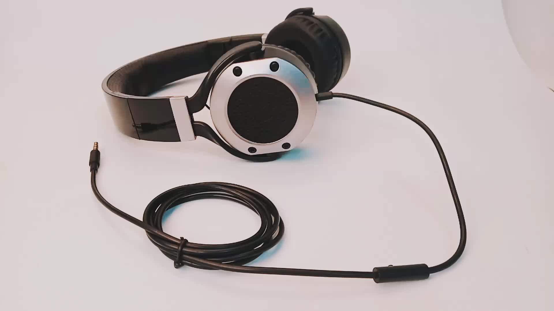 Adjustable Headband Best Wireless Headset Big Earmuff With Microphone 3