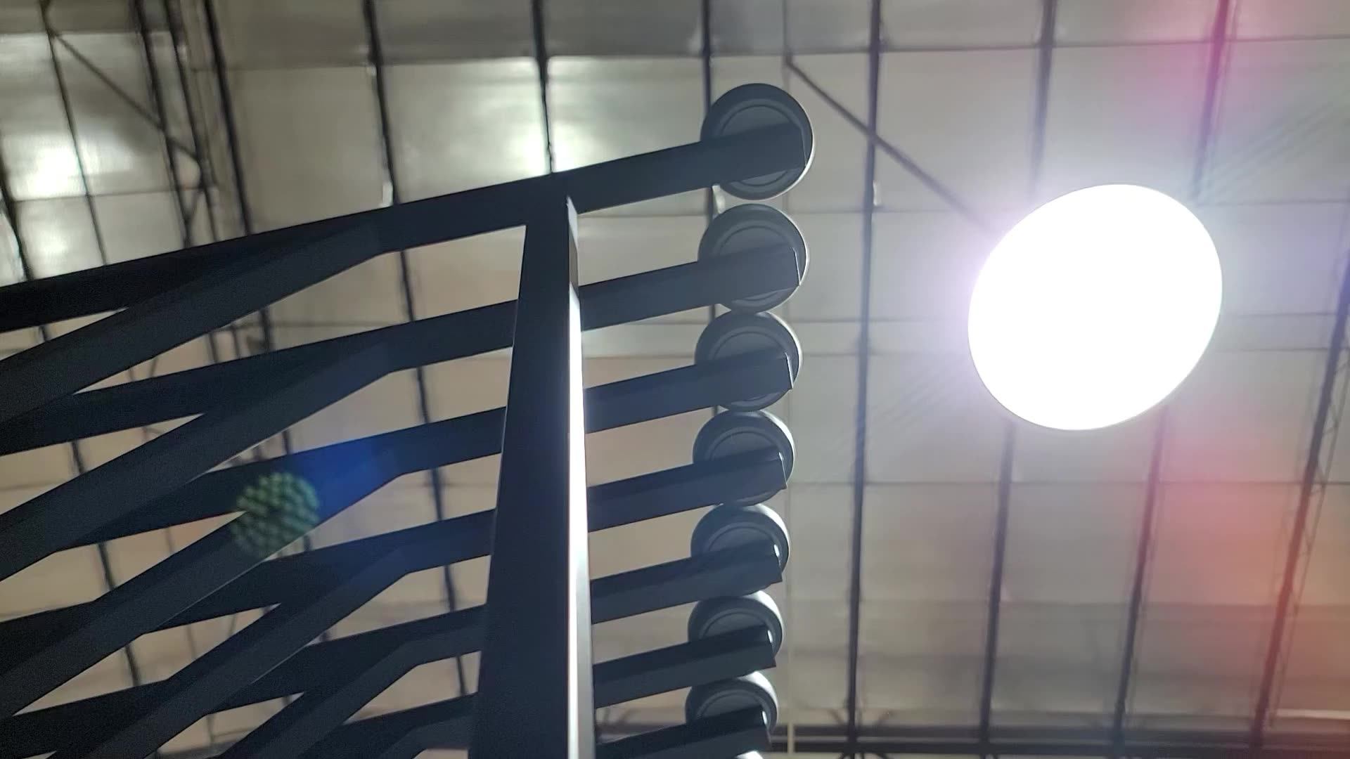 Customized Hanger Rug Rack Carpet Display Stand Turning Sliding Carpet ...