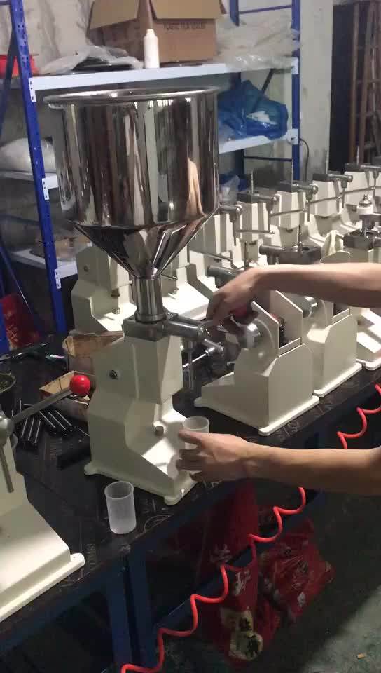 Small Scale Oil Bottle Filling Machine Price,Manual Milk/water/mini