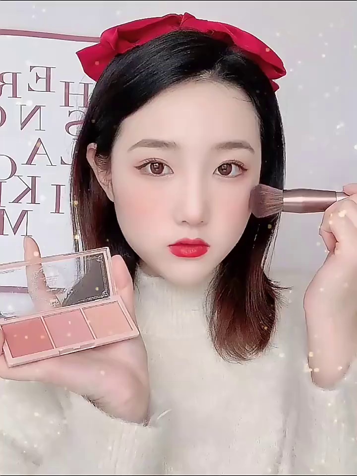 99元买此盘奶茶色腮红值不值?下午茶三色腮红盘测评来了。