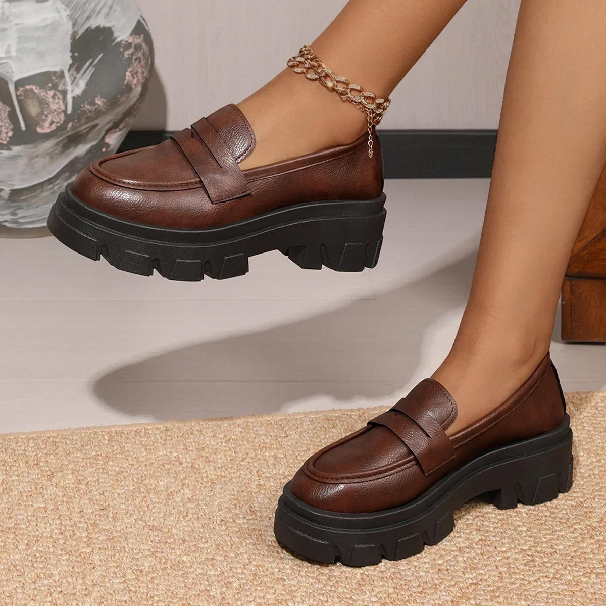 Thick-Soled 2024 Autum New Style British Style Versatile Retro Fashion Women's Shoes Cross-Border Large Size Platform Sole Shoes