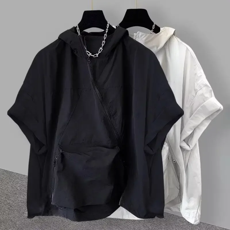Design trend short sleeve T-shirt with zipper with hood