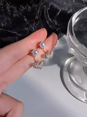 2021 New Love Pearl exquisite earrings French high grade feel small earrings light luxury earrings 2020 Summer tide