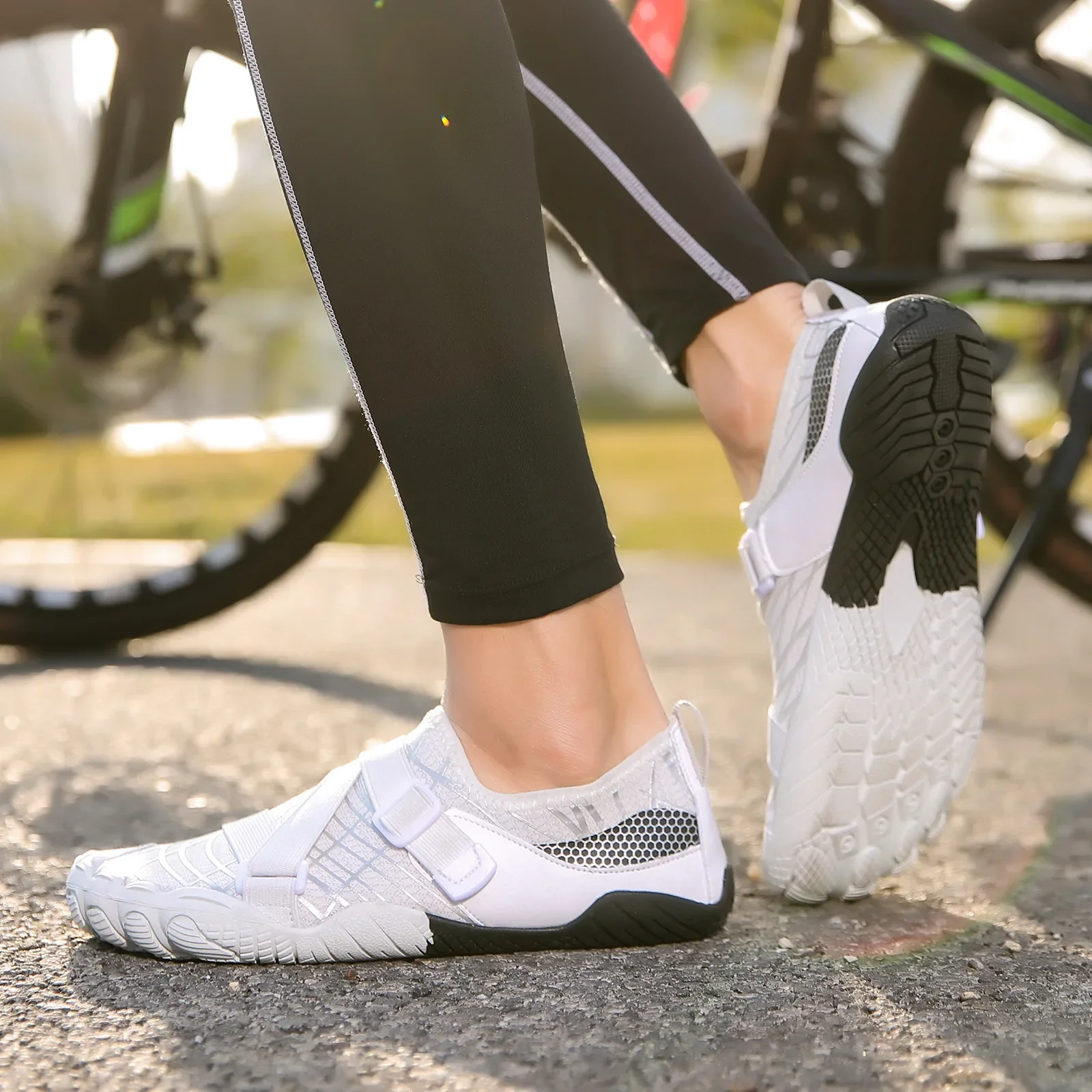 Outdoor Tracing Shoes Breathable Wading Shoes for Men and Women Beach Swimming Mountain Climbing Five Finger Shoes Indoor Running Fitness Shoes